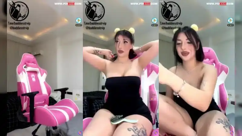 türbanlı sikiş: Senaave tango webcamde saç fırçasıyla oynuyor [Full İzle]