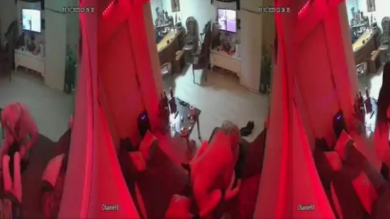 türbanlı sikis: Sevgilisini para karşılığı zengin emlakçıya siktiren gavat Türk ifşa alemi [Türkçe Altyazılı]