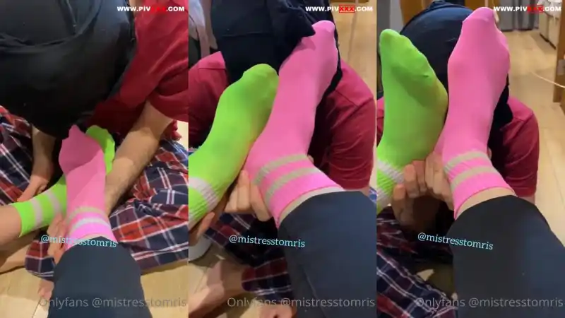 türbanlı: Spor çorap fetişlerine özel çift sahibe terli ayak koklatmaa • mistress tomris [Bedava]