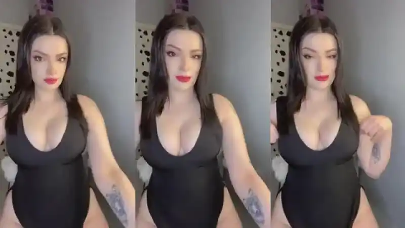 türbanlı: Tatlı beyaz tenli elif seksi elbisesiyle yayında dekolte veriyor Twitter ifşa [Türkçe Altyazılı]