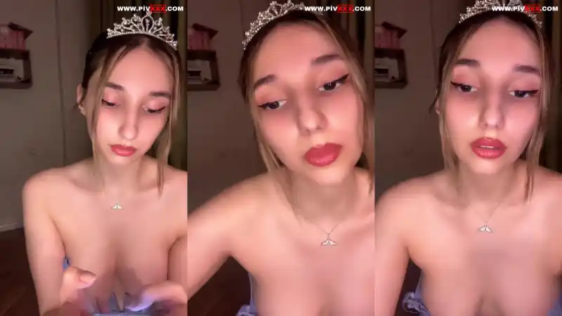 türbanlı telegram: Tango laura taçlı halde memelerini açıp okşuyor [Bedava]