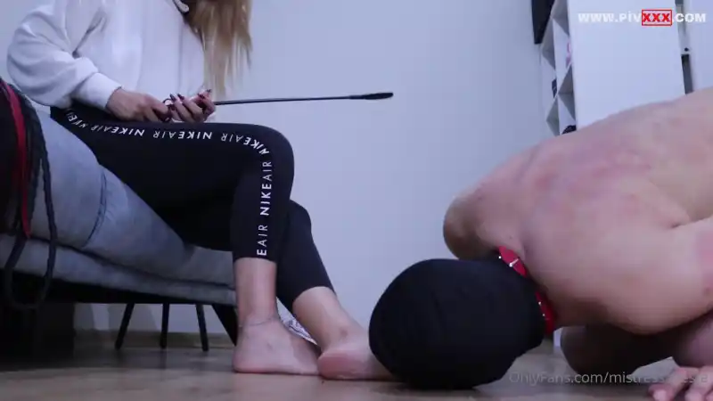 türbanlı telegram: That’s how you get punished if you can’t lick my feet properly! 1 [Sansürsüz]
