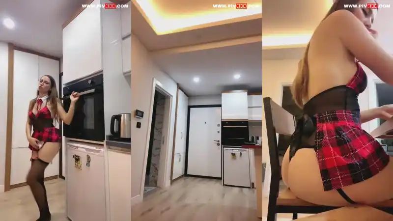 türbanlı twitter: Eylül deniz tango seksi okul kızı kostümüyle götünü açıp dans ediyor [Sansürsüz]