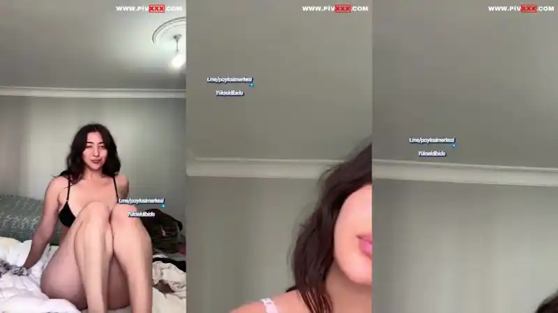 türk porno: Asen tango webcamde memelerini okşayıp orta parmak yapıyor [Sansürsüz]