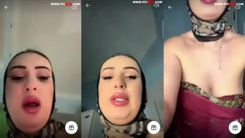 türk porno: Biricik tango türbanıyla memelerini açıp okşuyor [Full İzle]