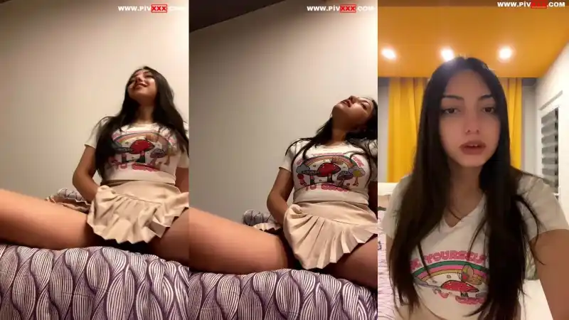 türk porno: Meganperez tangoda eteğini kaldırıp amını parmaklıyor [Türkçe Altyazılı]