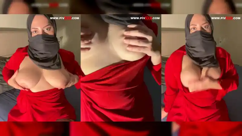 türk türbanlı pornoları: Dilan dere türbanlı onlyfans videosunda memelerini açıp okşuyor [HD]