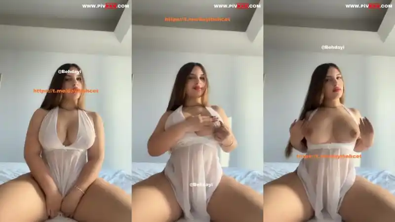 Tusem tango yatakta memelerini açıp okşuyor – türbanlı (HD)