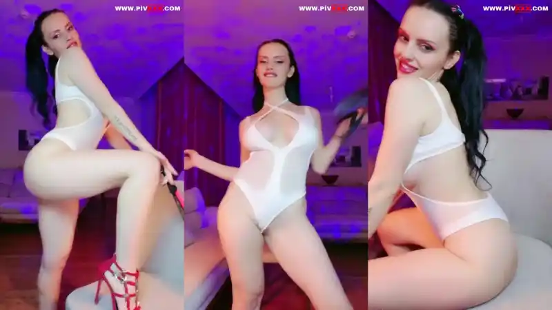 twitter türbanlı porno: Ece hub beyaz bodysinde kırbaçla azgın şov yapıyor [Bedava]