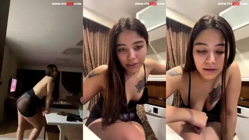 Yıldız demir tangoda memelerini sıkıp azgın bakışlar atıyor | türbanlı sex (Sansürsüz)