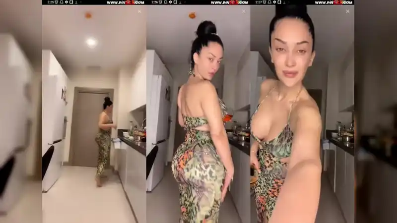 Zemheri tango seksi elbisesiyle mutfakta kalçasını okşayıp içki içiyor – porno türbanlı türk (HD)