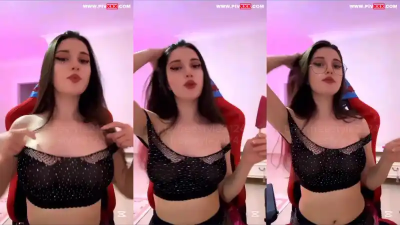 Zeynepiksy canlıda saçını kaldırıp lolipop yalıyor | porno izle (Yeni 2026)